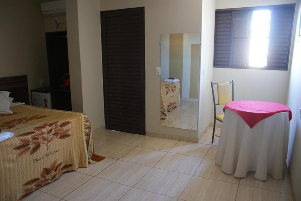 Colorado Plaza Hotel Rio Verde Extérieur photo